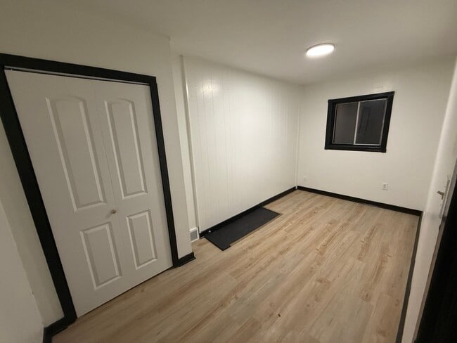7 Roscoe St