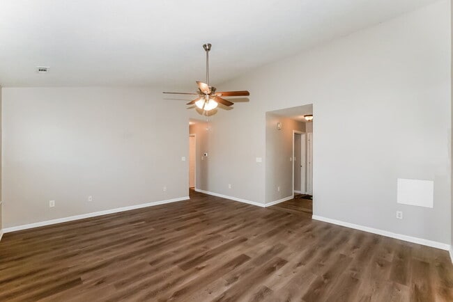 Photo - 5298 Gateway Ave