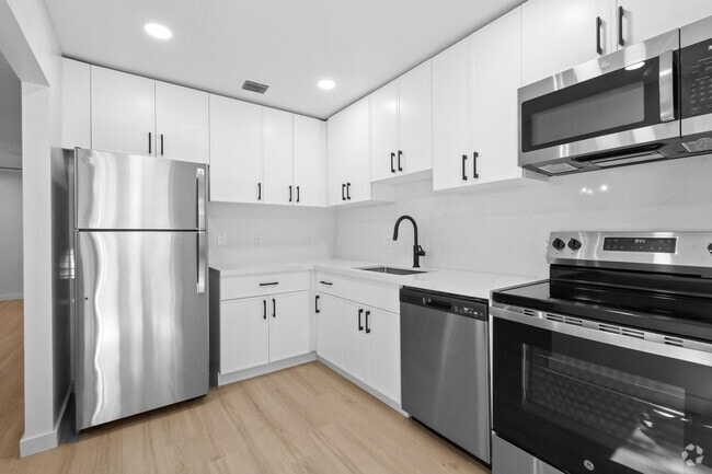 Building Photo - 800 Tropic Blvd Rental