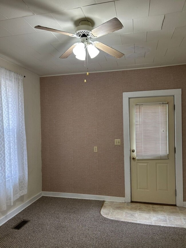 Photo - 100 Sylvia St Unit 100S#03