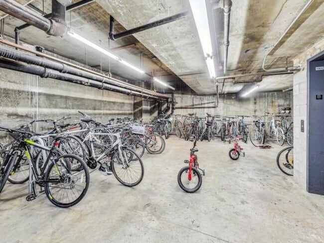 Photo - 500 S Clinton St Unidad 215