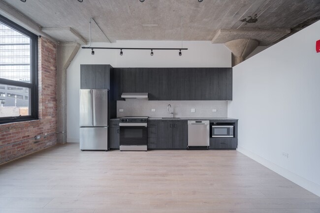 871 N Franklin