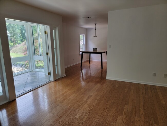 Photo - 1445 Monroe Dr NE Unidad C46 Rental