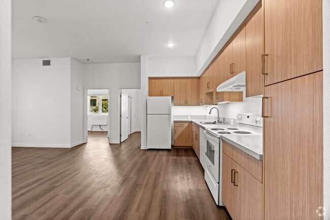 2BR, 1BA - 780SF - Kitchen