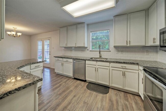 Photo - 140 Plum Path