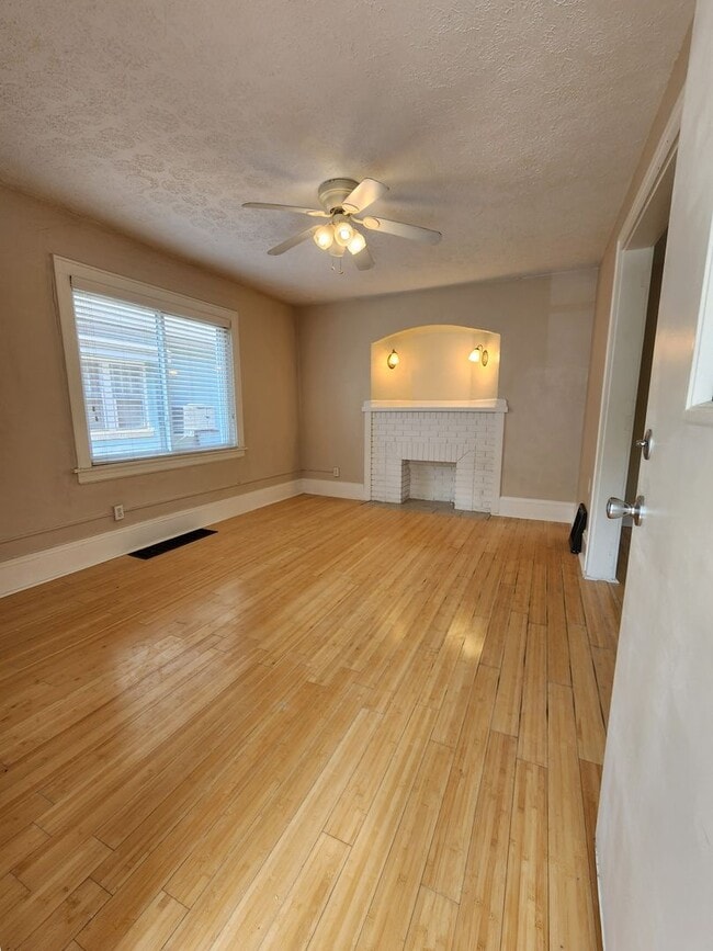 Photo - 97 E Emerling Ave