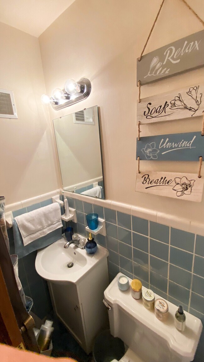 Baño - 227 W Dunklin St Unidad 3