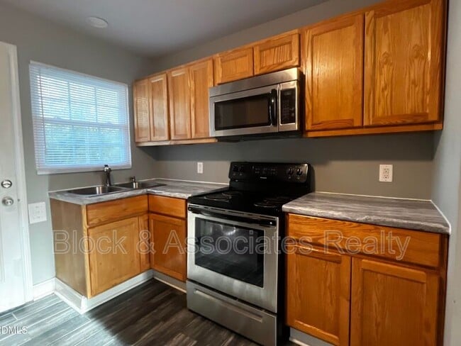 Photo - 807 Chatham St