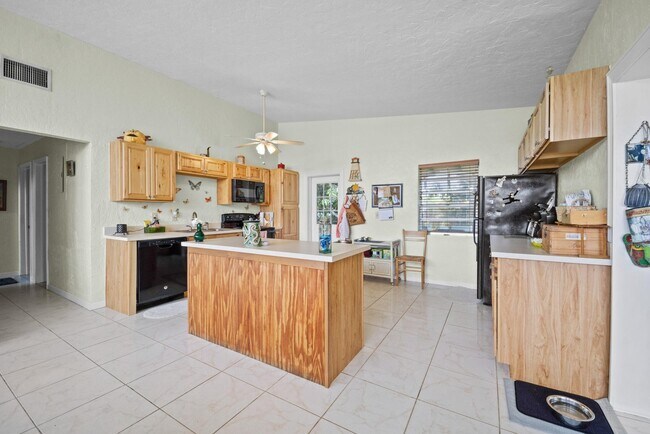 642 W Ocean Ave