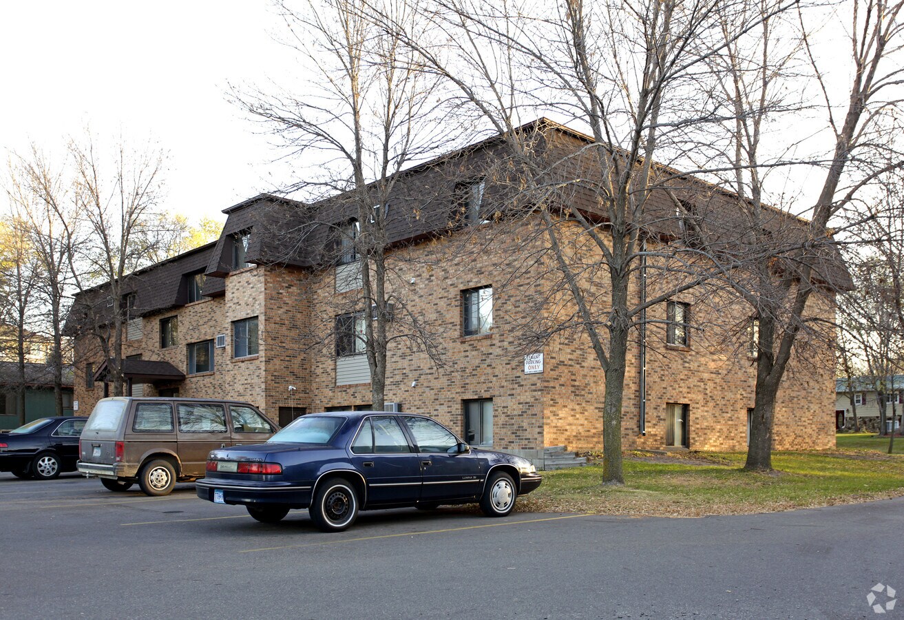 Photo - Hillcrest Apartments