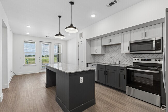 1BR, 1BA - 755SF - Open Living - NorthPark Apartment Homes