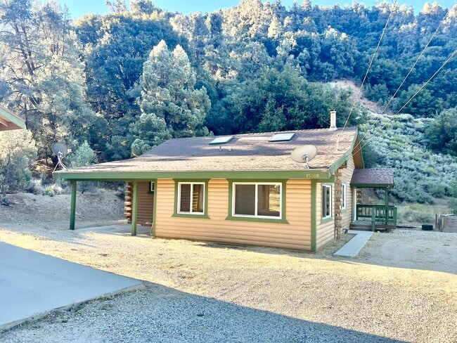 Photo - 15000 Geneva Ct