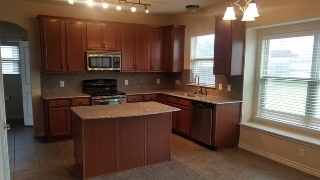 Photo - 12304 Coral Dr