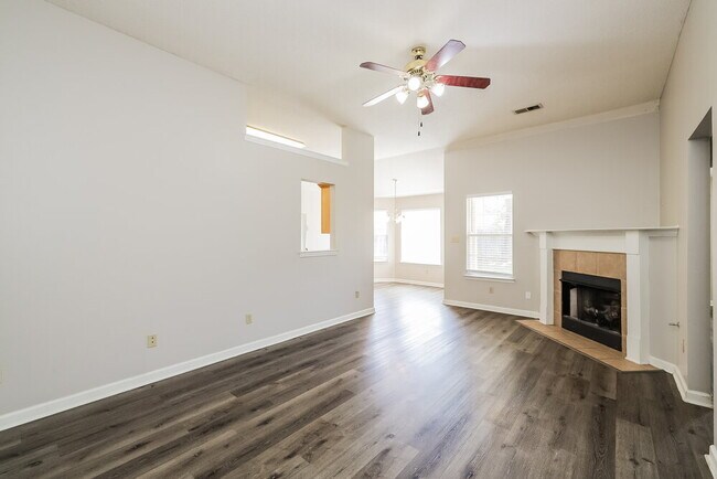 Photo - 8468 Cross Point Dr