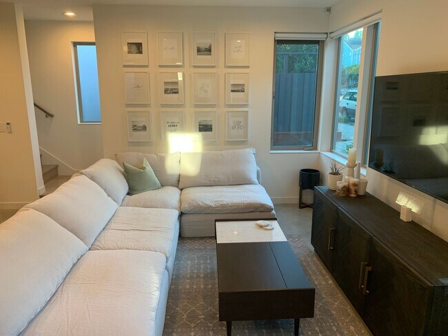 Photo - Capital Hill Row House ! 3 bed, 3 bath 194...