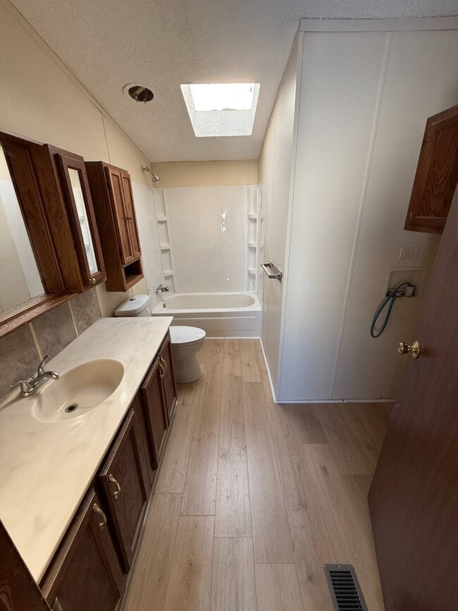 Photo - 1800 E Jordan Rd