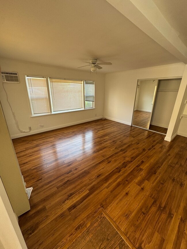 Photo - 655 Westmount Dr Unit 655 1-4