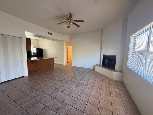 Photo - 738 E Elm St Unit #2