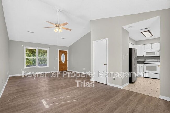 Photo - 151 Laura Ave