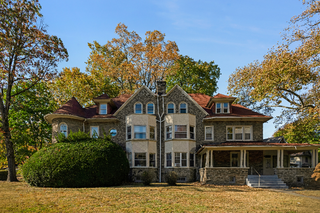 Photo - 6501 Lincoln Dr Apartment Unit 225D