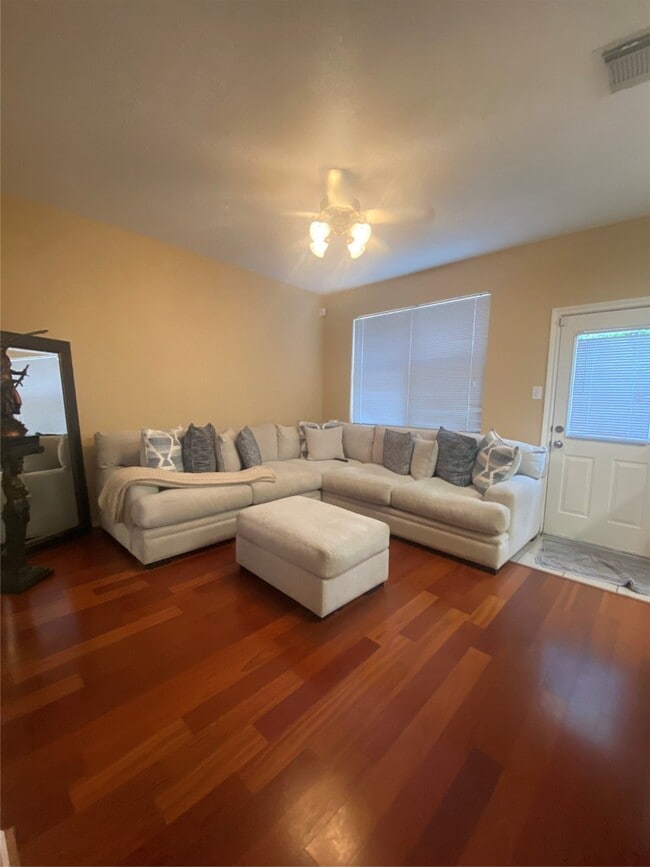 Photo - 2831 Hackamore Hollow Ln