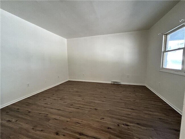 Photo - 642 Cove Rd Unit Apt.1