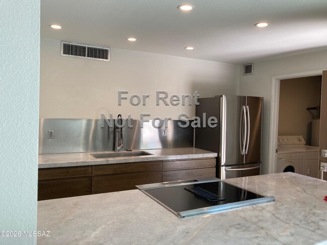Photo - 5701 E Glenn St
