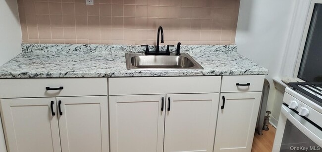 Building Photo - 86-33 76th St