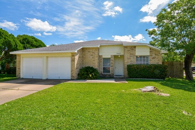 Building Photo - 1910 Crosscoach Ln