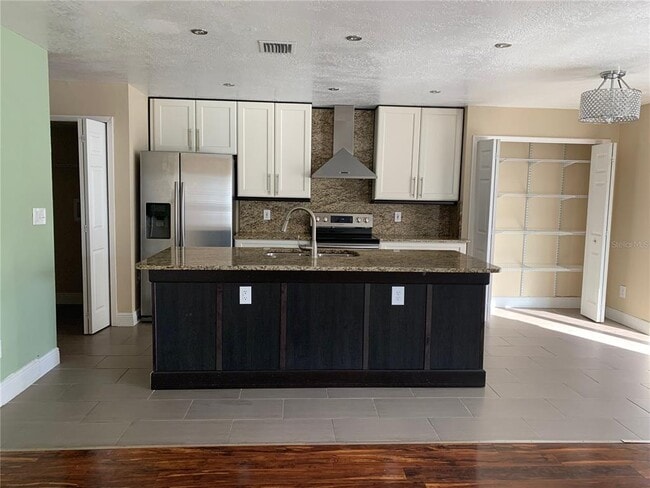 Photo - 2220 Heathwood Cir