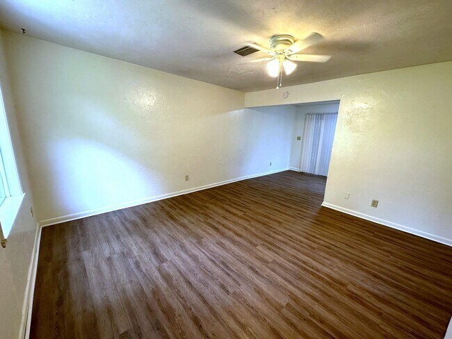 Photo - 1425 Fisher Ln