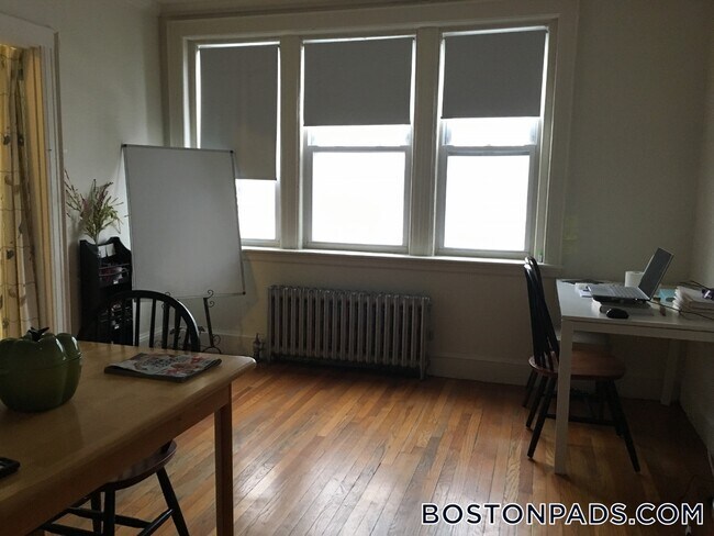 Photo - 2045 Commonwealth Ave Unidad 31