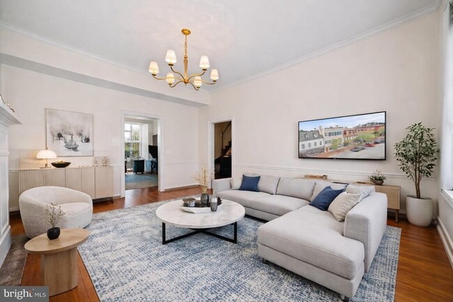 Building Photo - 415 William St