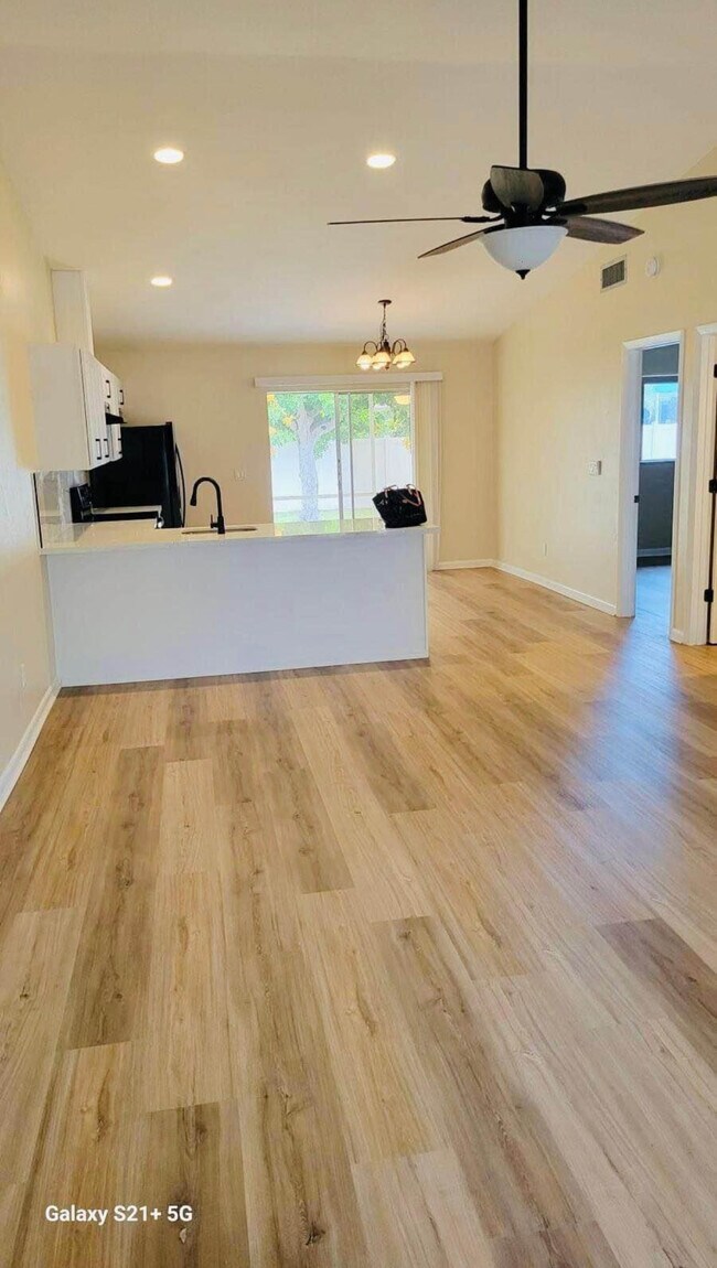 Photo - 640 SE 13th Ave