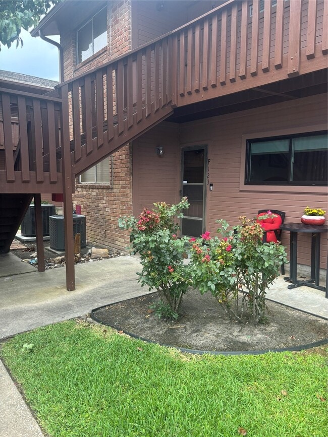 Photo - 801 River Rd Unit 123F