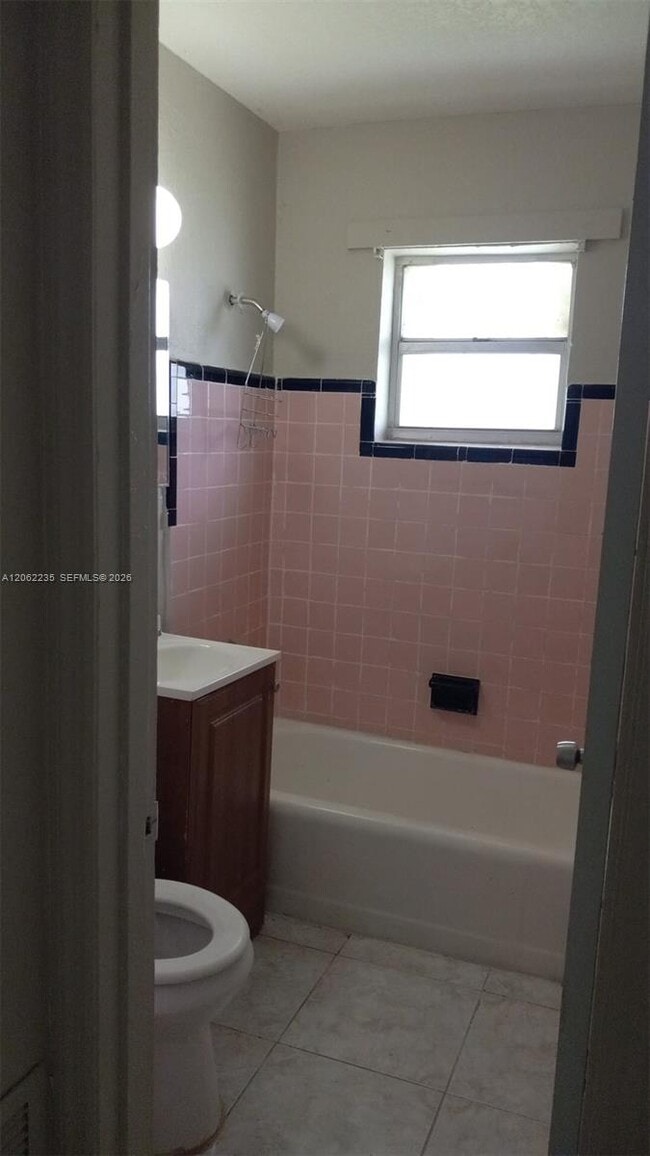 Photo - 1462 NW 2nd Ave Unidad 2