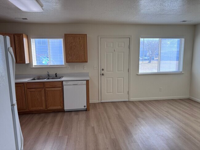 Photo - 2475 W 450 N