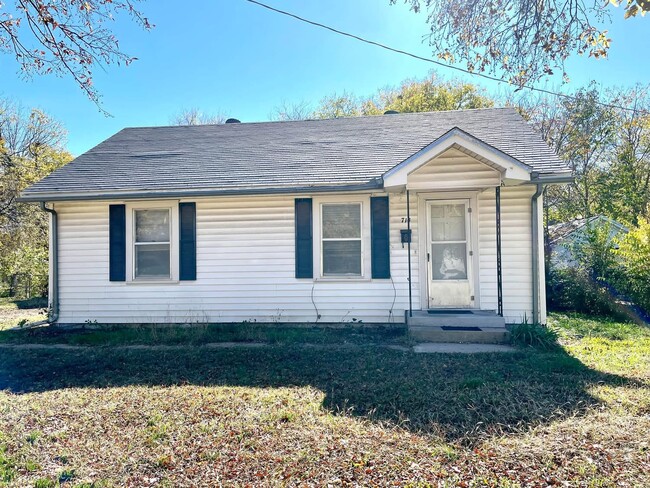 Building Photo - 714 6th Ave NW