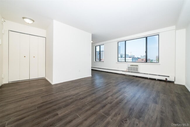 Photo - 7 Lake St Unit 8-J