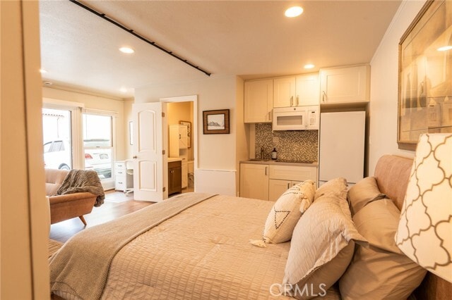 Photo - 327 3rd St Unit V