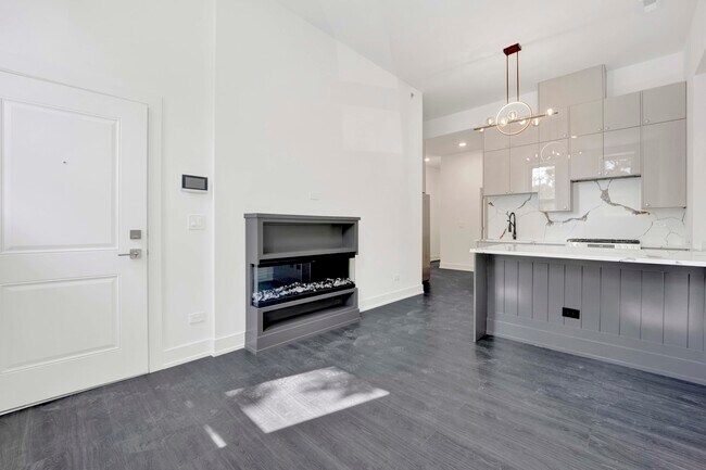 Photo - 1814 S Throop St Casa