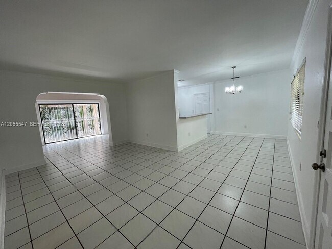 Photo - 828 Lorca St