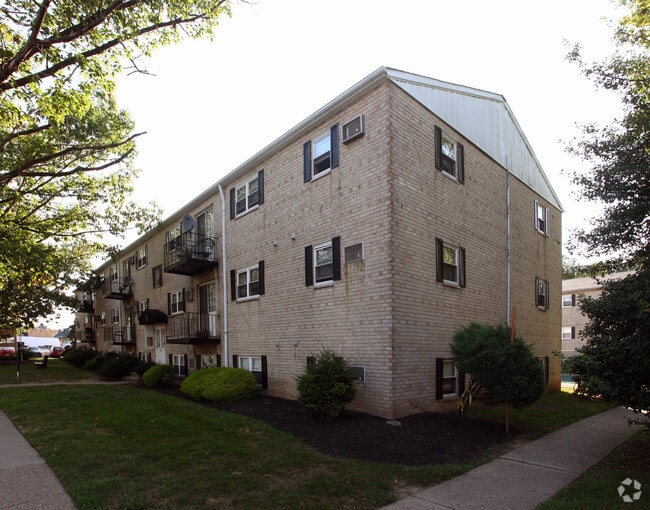Photo - Krewstown Park Apartments