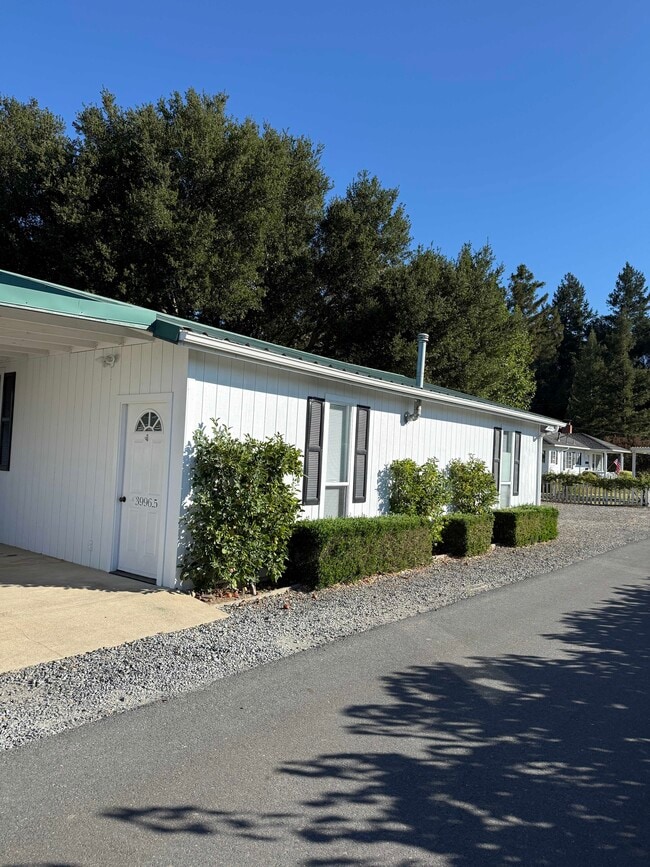 Building Photo - 3996 Dry Creek Rd