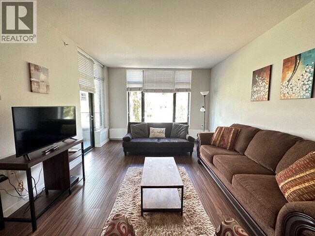 Photo - 215 W 1st St Unité 209