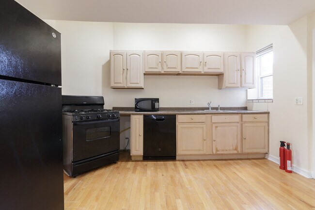 Photo - 4754 N Lincoln Ave Condo Unit 2