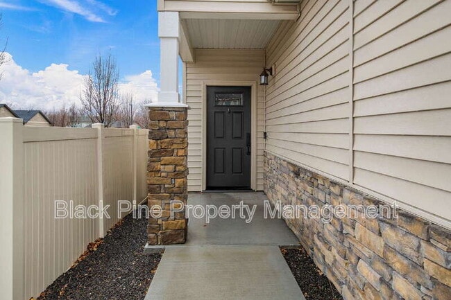 Photo - 1873 N Justin Ave