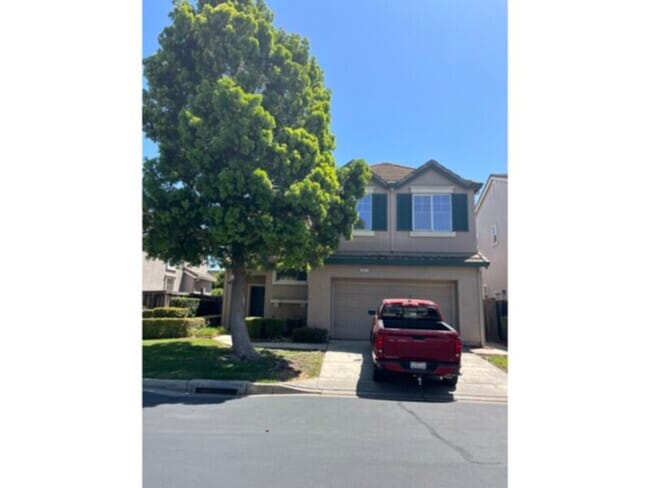 Building Photo - 4-Bedroom, 2.5 Bath Rental