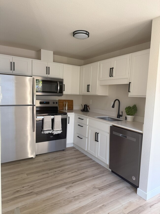 Building Photo - 1413 N Oakes St Unit B Rental