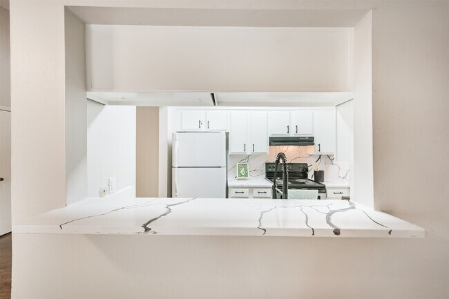 2001 Bering Dr Unit 4D